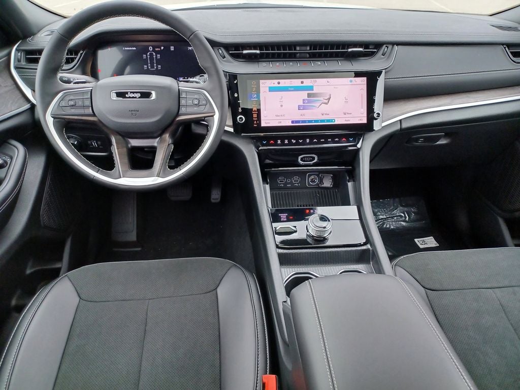 2026 Jeep Grand Cherokee GRAND CHEROKEE L LAREDO ALTITUDE 4X4