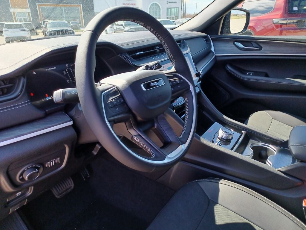 2026 Jeep Grand Cherokee GRAND CHEROKEE L LAREDO ALTITUDE 4X4