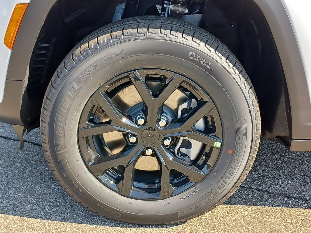 2026 Jeep Grand Cherokee GRAND CHEROKEE L LAREDO ALTITUDE 4X4