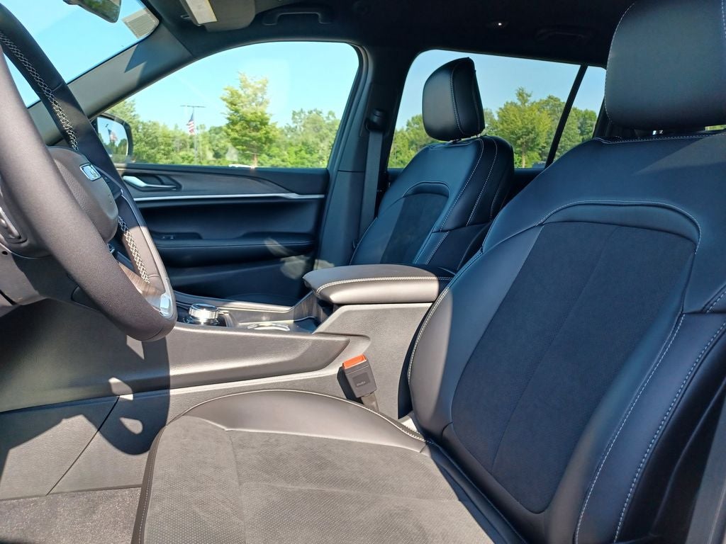 2026 Jeep Grand Cherokee GRAND CHEROKEE L LAREDO ALTITUDE 4X4