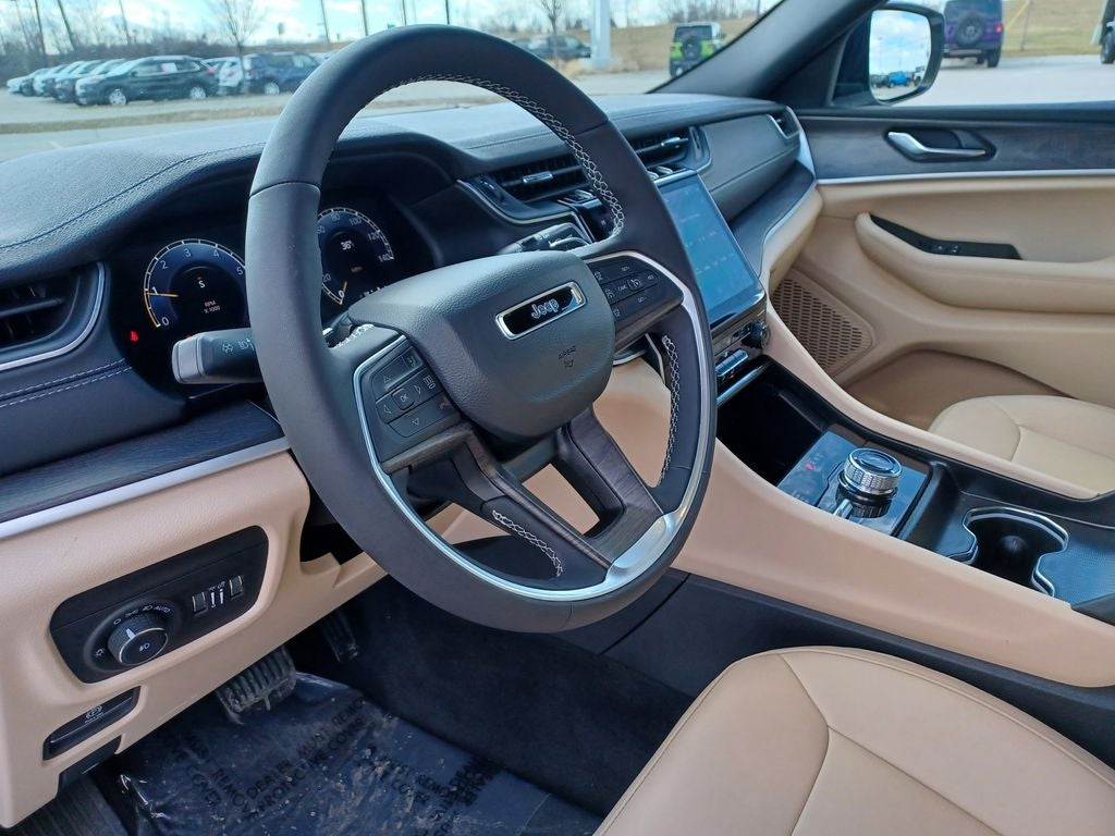 2025 Jeep Grand Cherokee GRAND CHEROKEE L LIMITED 4X4