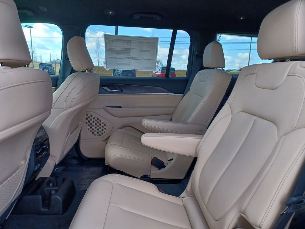 2025 Jeep Grand Cherokee GRAND CHEROKEE L LIMITED 4X4