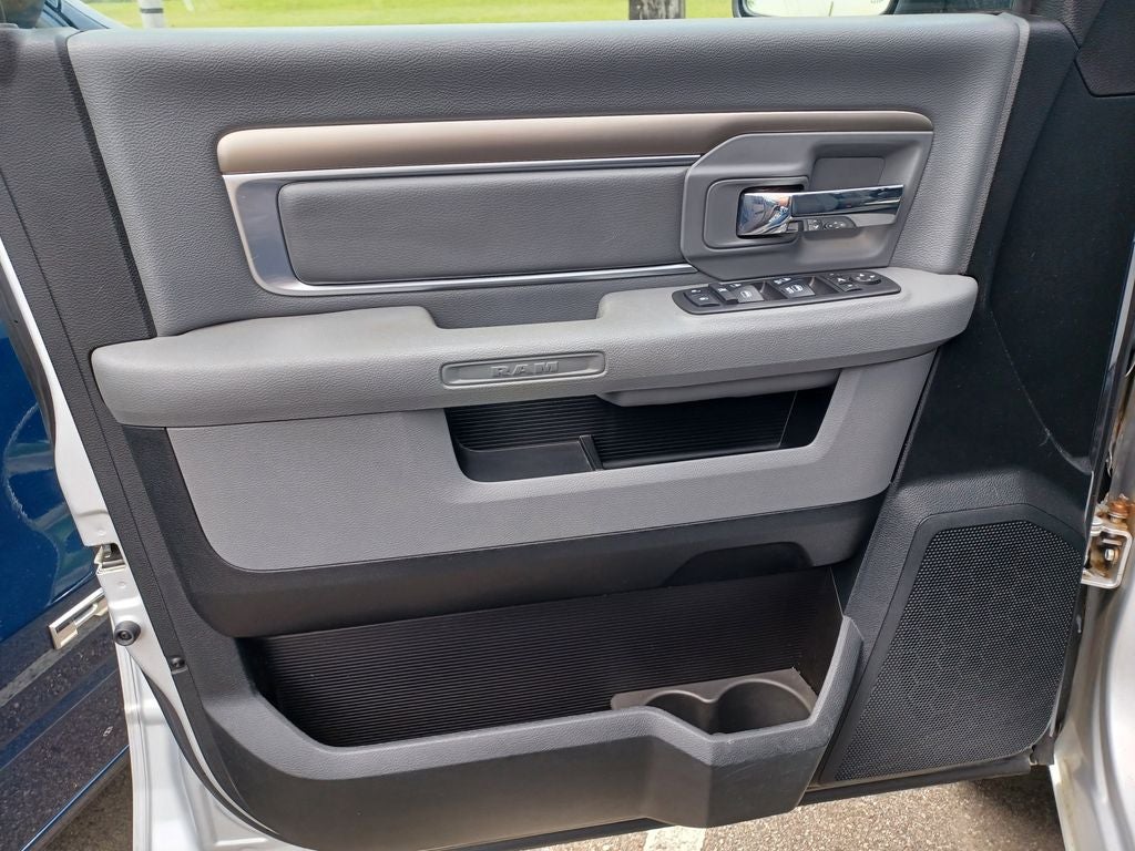 2018 RAM 1500 Big Horn Quad Cab 4x4 6'4' Box