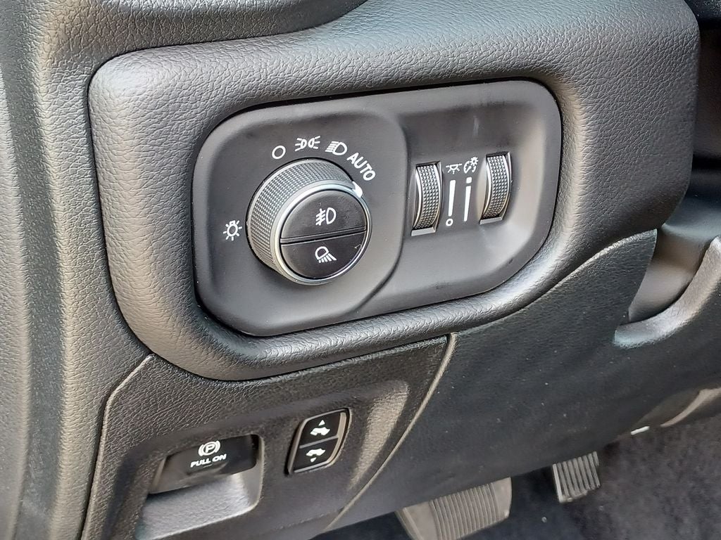 2027 RAM Ram 1500 Big Horn/Lone Star