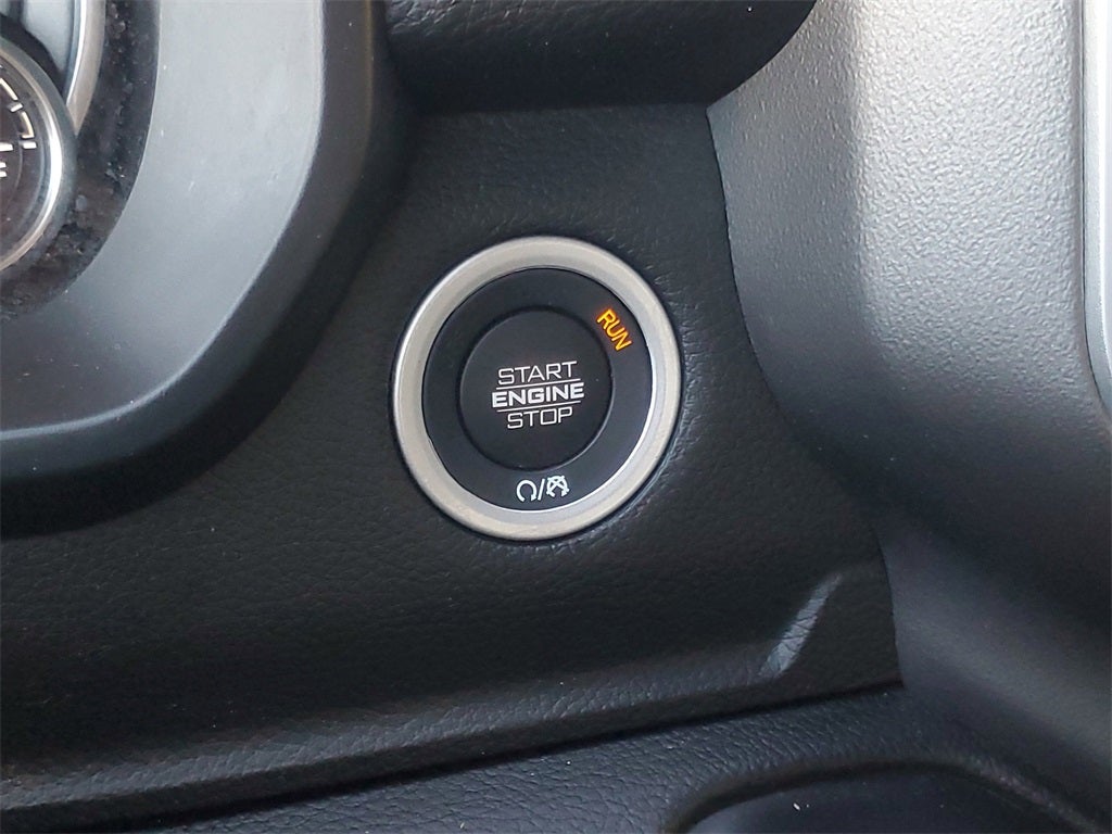 2022 RAM 1500 Big Horn Crew Cab 4x4 6'4' Box