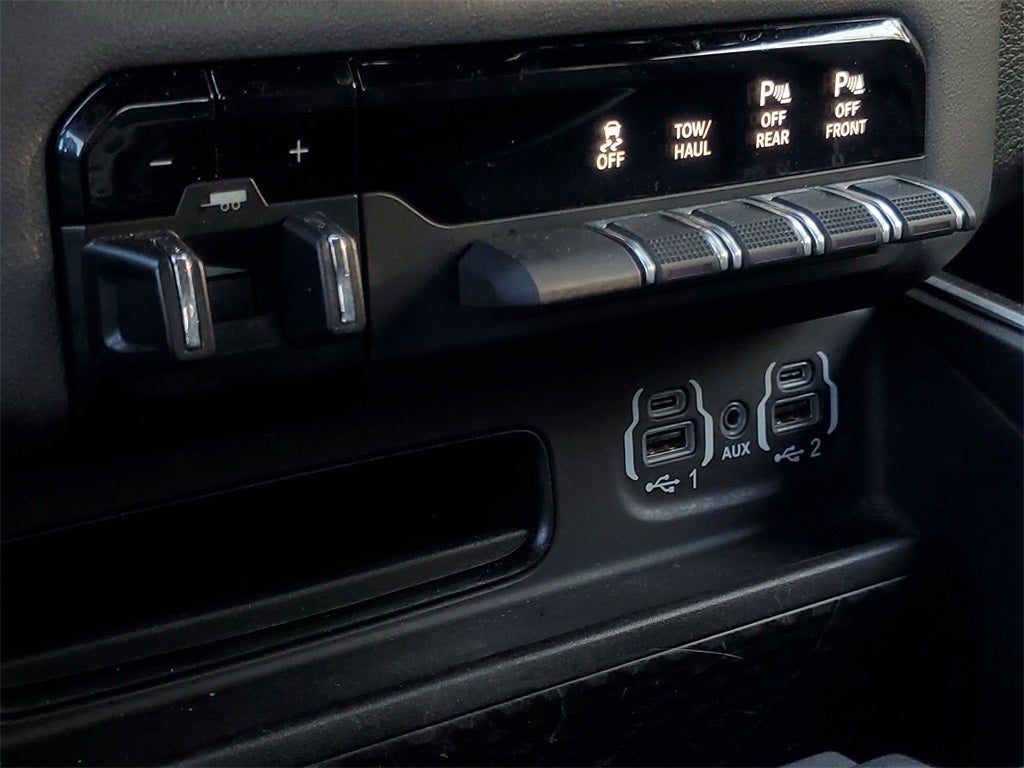 2022 RAM 1500 Big Horn Crew Cab 4x4 6'4' Box