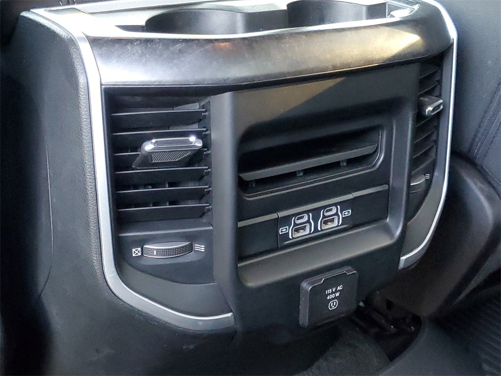 2022 RAM 1500 Big Horn Crew Cab 4x4 6'4' Box