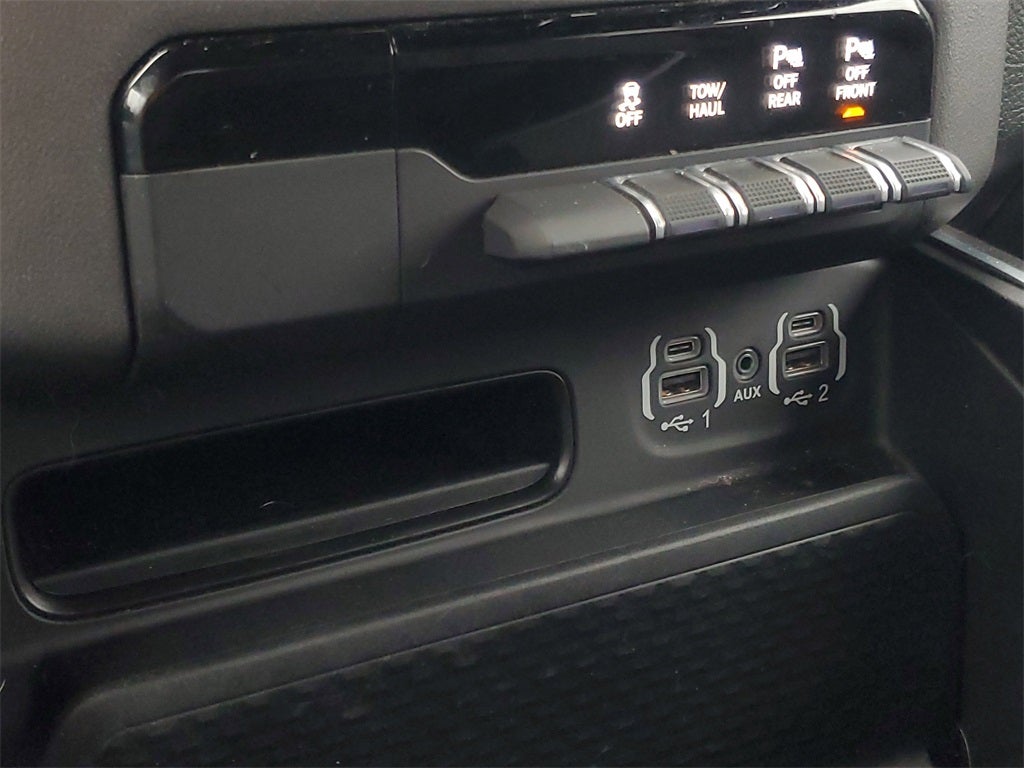 2022 RAM 1500 Big Horn Crew Cab 4x4 6'4' Box