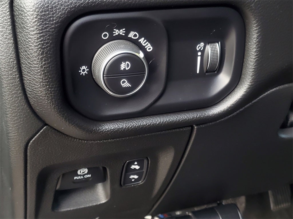 2022 RAM 1500 Big Horn Quad Cab 4x4 6'4' Box