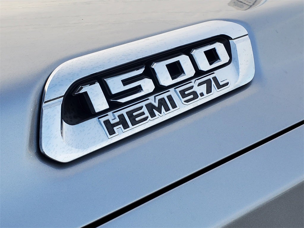 2022 RAM 1500 Big Horn Quad Cab 4x4 6'4' Box