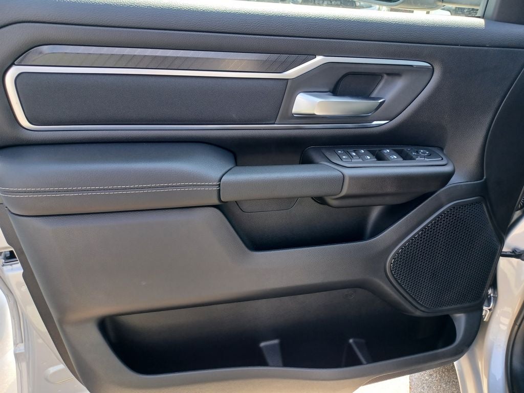 2027 RAM 1500 Big Horn/Lone Star