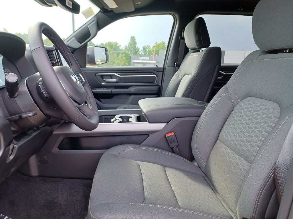 2027 RAM 1500 Big Horn/Lone Star