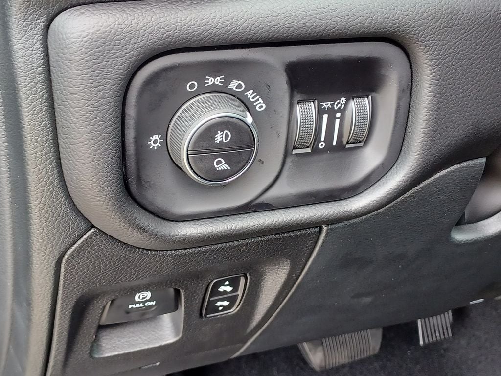2027 RAM Ram 1500 Big Horn/Lone Star