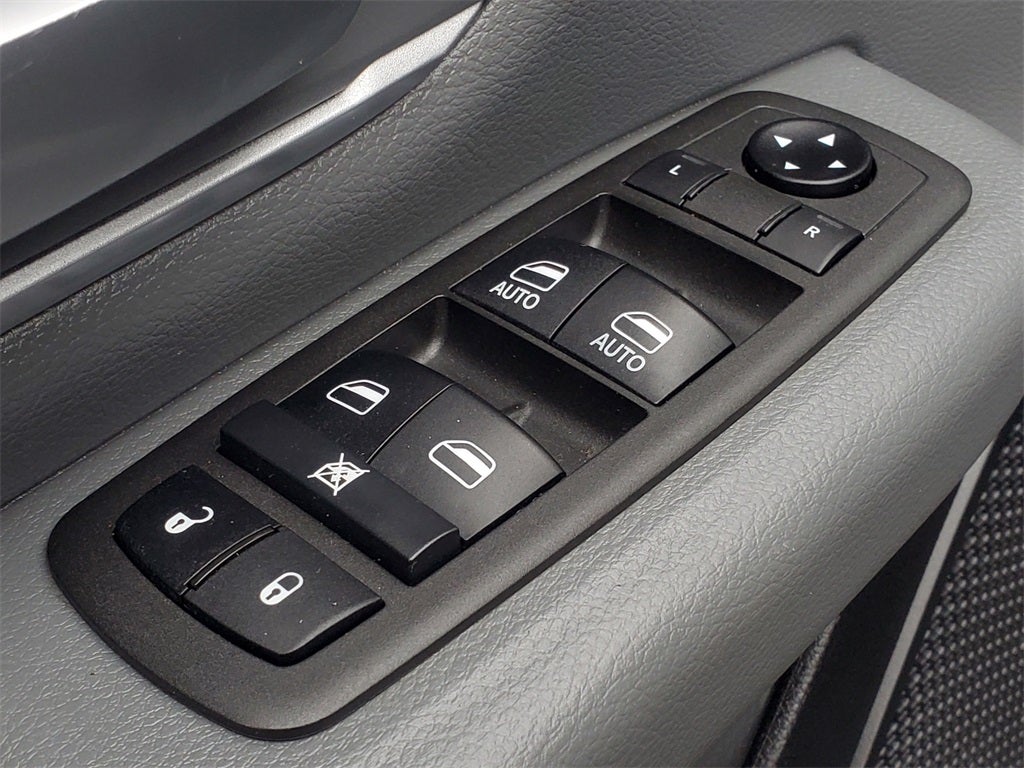 2021 RAM 1500 Big Horn Crew Cab 4x4 5'7' Box