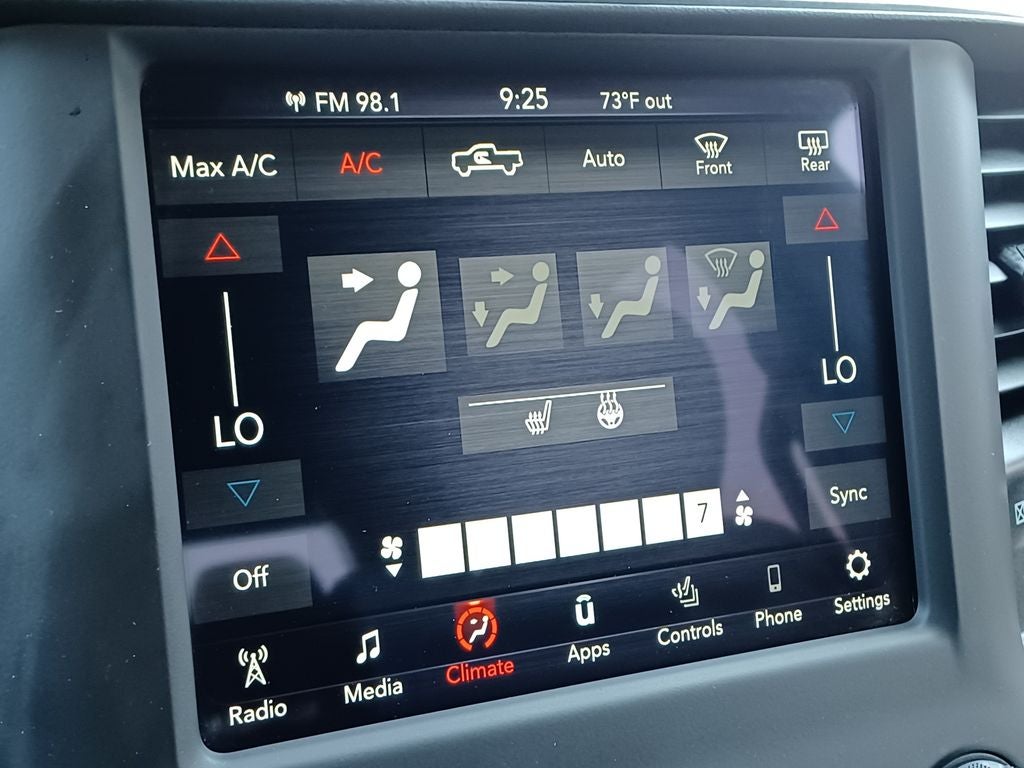 2020 RAM 1500 Big Horn Crew Cab 4x4 5'7' Box