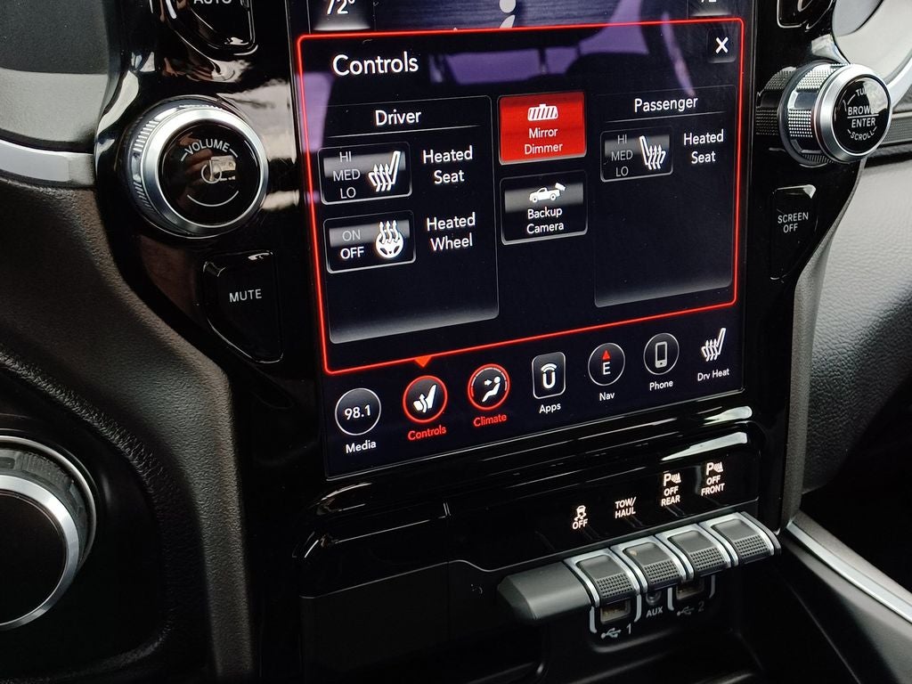 2020 RAM 1500 Big Horn Crew Cab 4x4 5'7' Box
