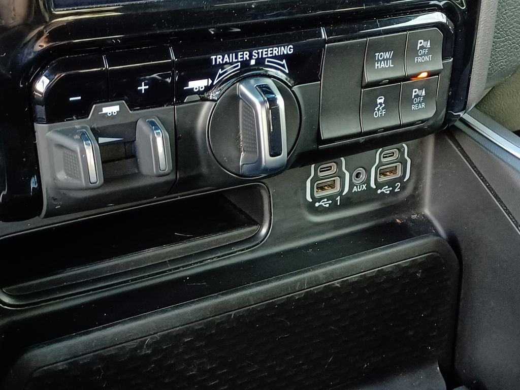 2023 RAM 1500 Big Horn Crew Cab 4x4 5'7' Box