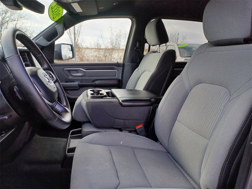 2022 RAM 1500 Big Horn Crew Cab 4x4 5'7' Box