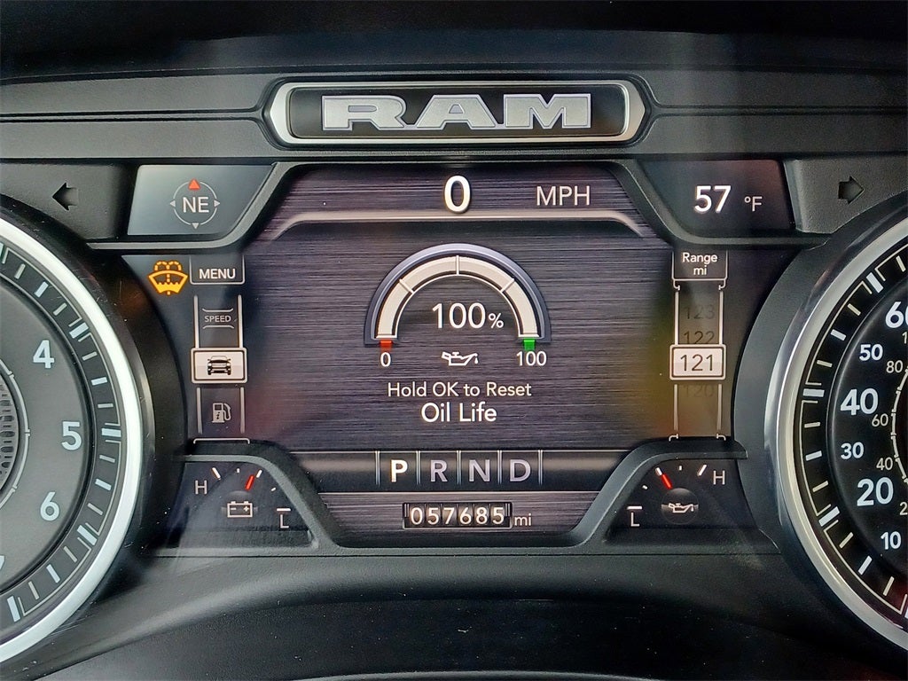 2022 RAM 1500 Big Horn Crew Cab 4x4 5'7' Box