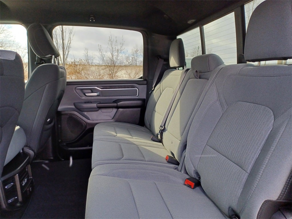 2022 RAM 1500 Big Horn Crew Cab 4x4 5'7' Box