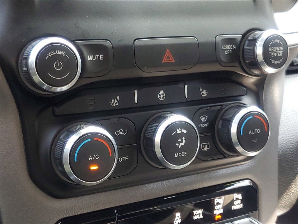 2022 RAM 1500 Big Horn Crew Cab 4x4 5'7' Box