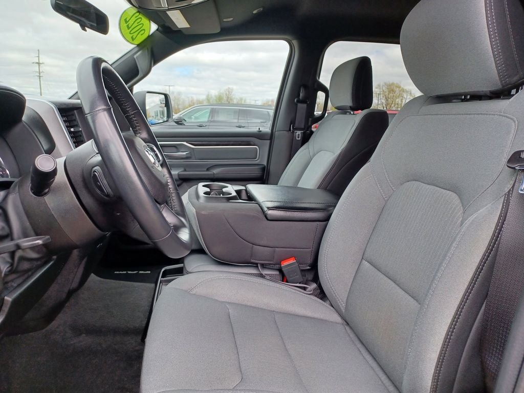 2022 RAM 1500 Big Horn Crew Cab 4x4 5'7' Box