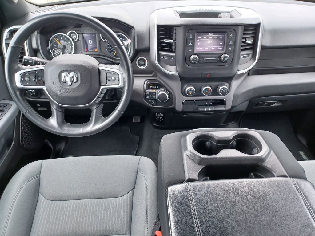 2022 RAM 1500 Big Horn Crew Cab 4x4 5'7' Box