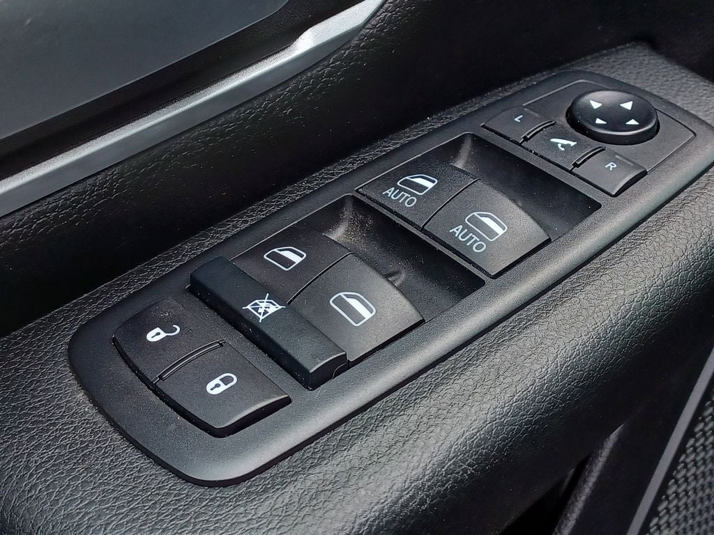 2020 RAM 1500 Big Horn Crew Cab 4x4 5'7' Box