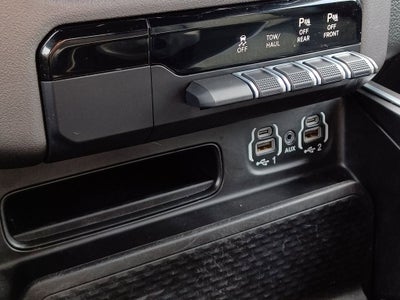 2020 RAM 1500 Big Horn Crew Cab 4x4 5'7' Box