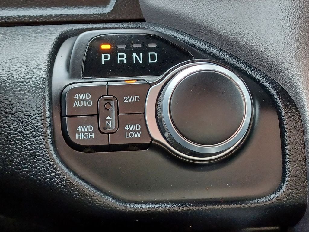 2020 RAM 1500 Big Horn Crew Cab 4x4 5'7' Box