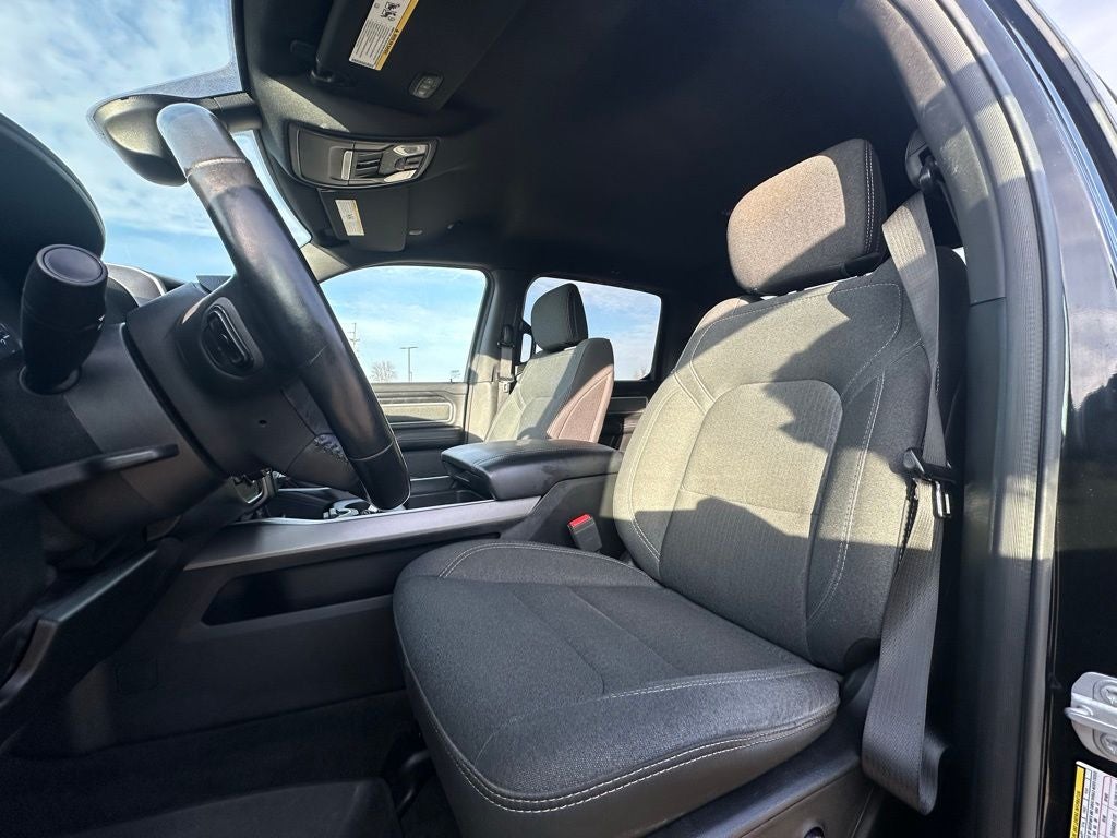 2020 RAM 1500 Big Horn Crew Cab 4x4 5'7' Box