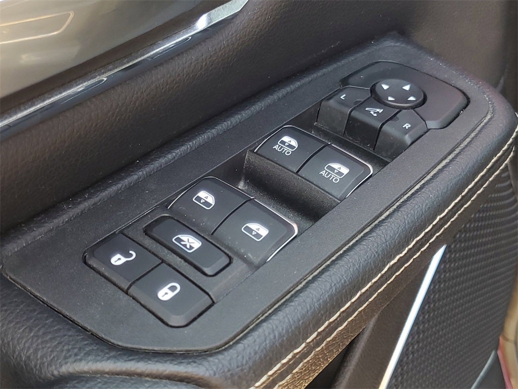 2025 RAM 1500 Laramie Crew Cab 4x4 5'7' Box