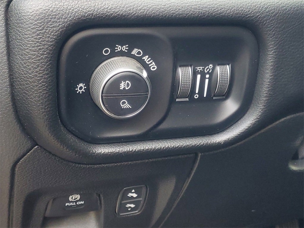 2025 RAM 1500 Laramie Crew Cab 4x4 5'7' Box