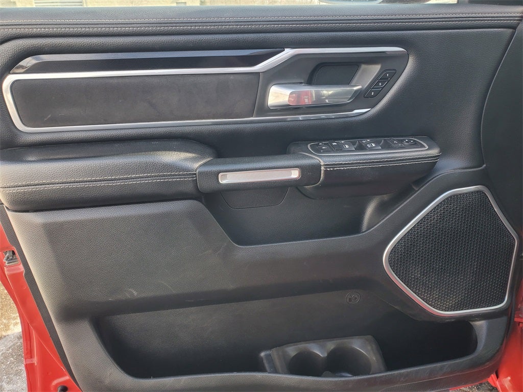 2020 RAM 1500 Laramie Crew Cab 4x4 5'7' Box