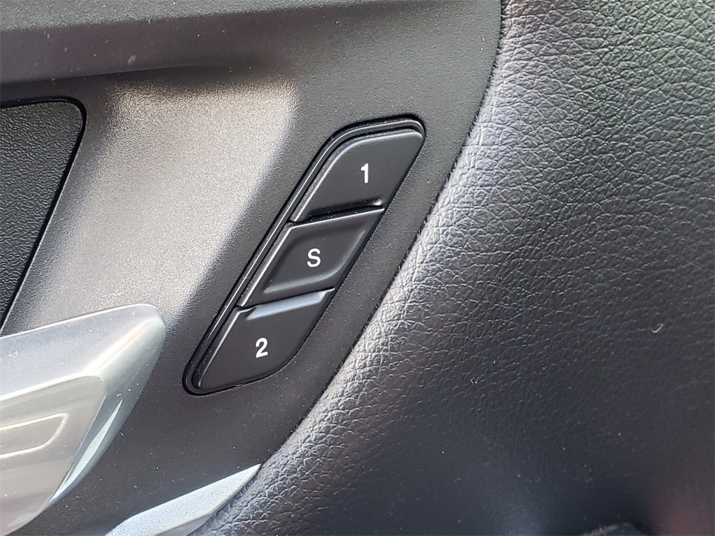 2020 RAM 1500 Laramie Crew Cab 4x4 5'7' Box