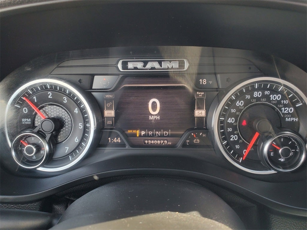 2020 RAM 1500 Laramie Crew Cab 4x4 5'7' Box