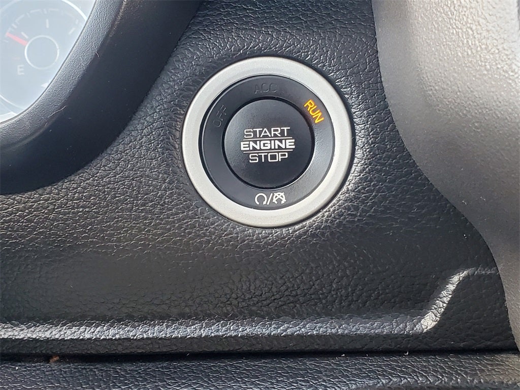 2020 RAM 1500 Laramie Crew Cab 4x4 5'7' Box