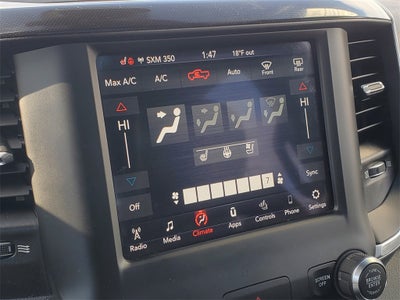 2020 RAM 1500 Laramie Crew Cab 4x4 5'7' Box