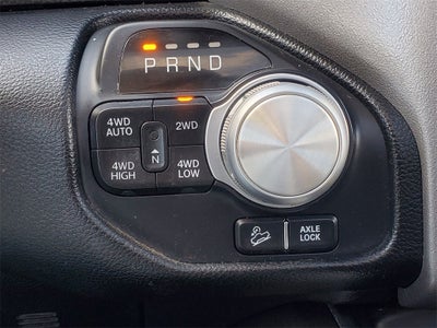 2020 RAM 1500 Laramie Crew Cab 4x4 5'7' Box