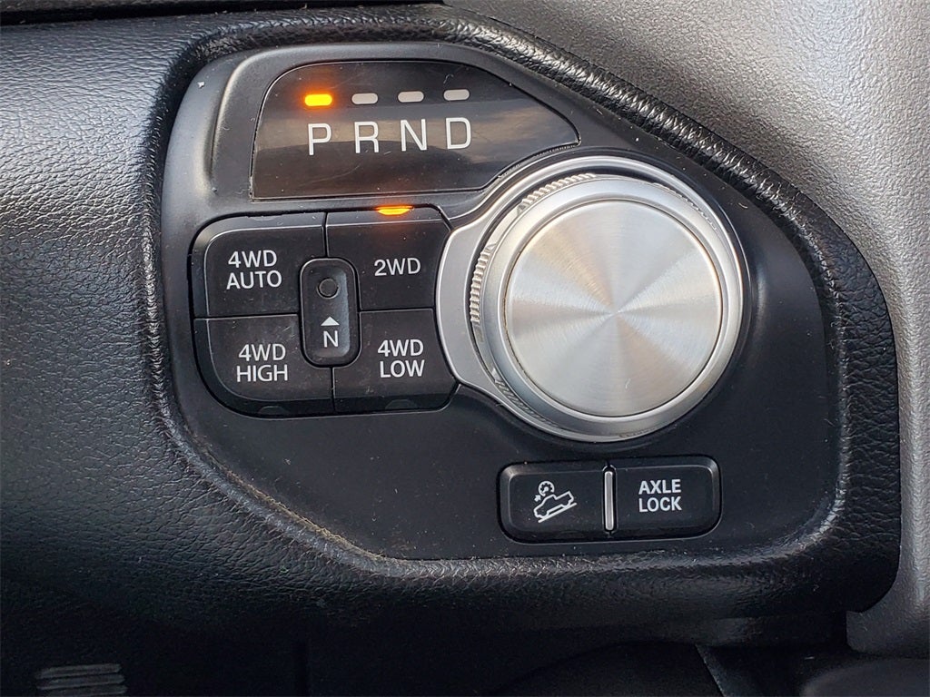 2020 RAM 1500 Laramie Crew Cab 4x4 5'7' Box