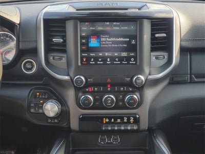 2020 RAM 1500 Laramie Crew Cab 4x4 5'7' Box