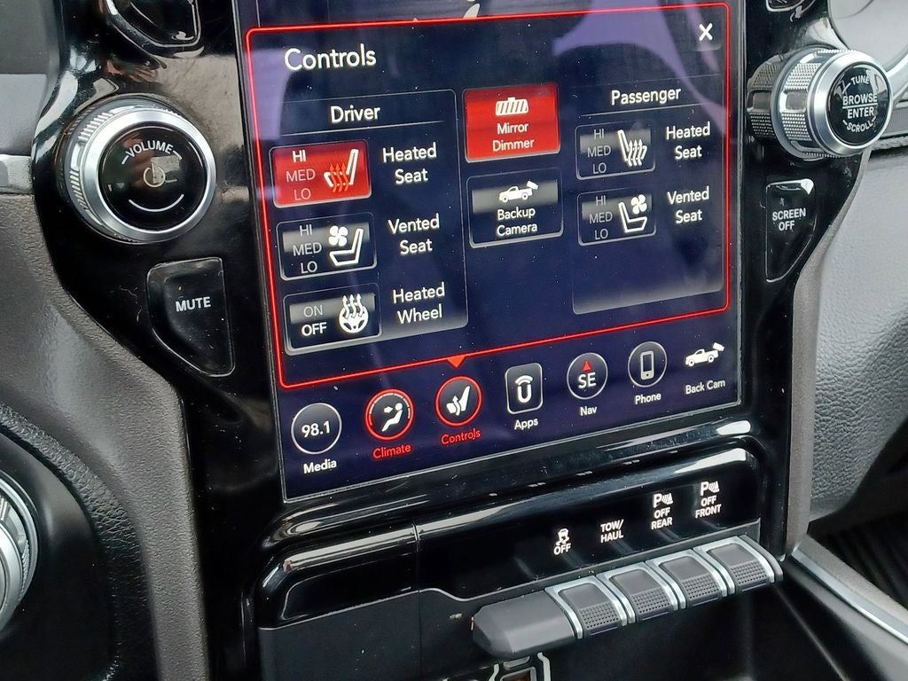 2021 RAM 1500 Laramie Crew Cab 4x4 5'7' Box