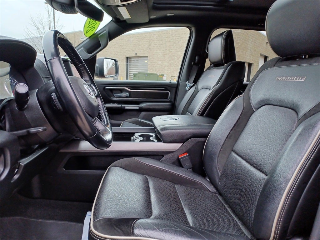 2022 RAM 1500 Laramie Crew Cab 4x4 5'7' Box