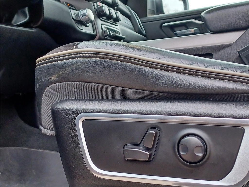 2022 RAM 1500 Laramie Crew Cab 4x4 5'7' Box