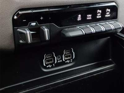 2022 RAM 1500 Laramie Crew Cab 4x4 5'7' Box