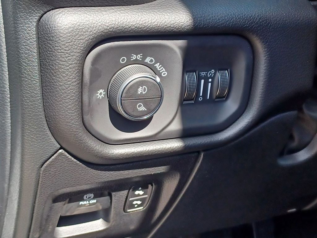 2027 RAM Ram 1500 Big Horn/Lone Star