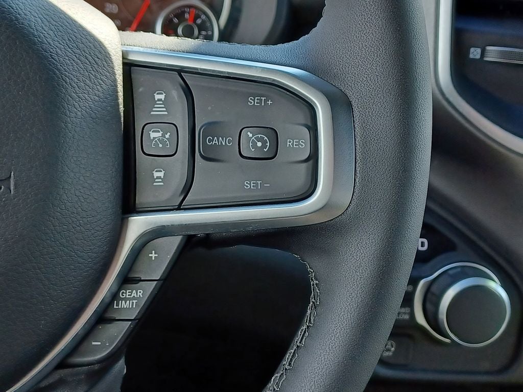 2025 RAM 1500 Big Horn Crew Cab 4x4 6'4' Box