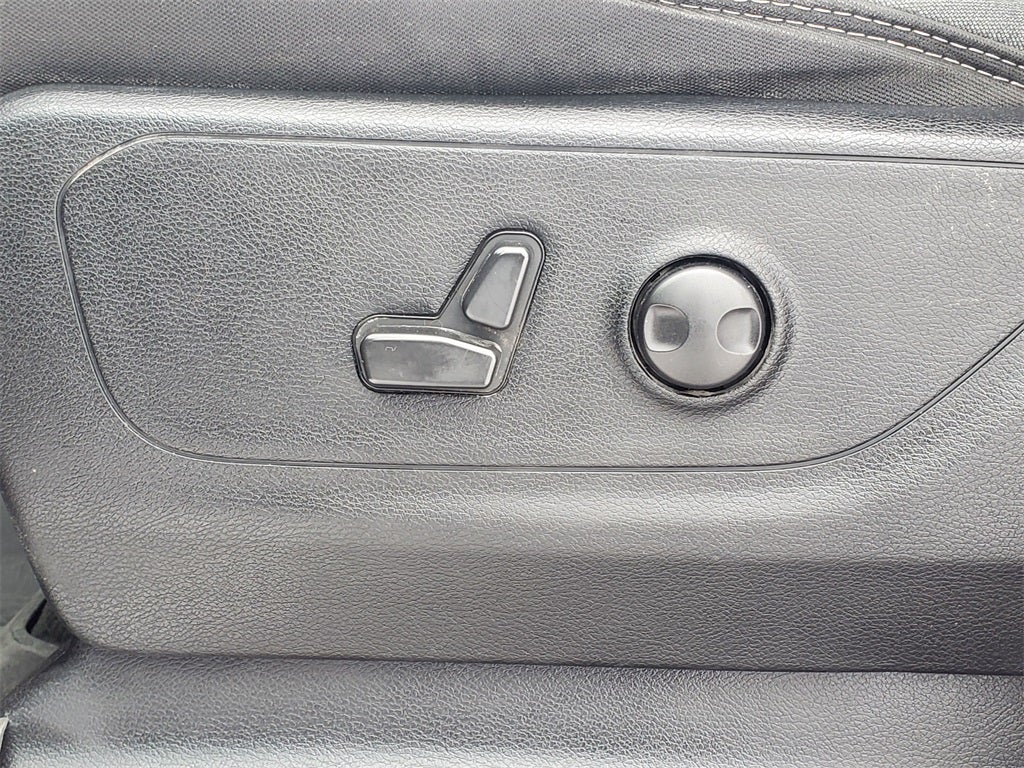 2022 RAM 1500 Big Horn Crew Cab 4x4 6'4' Box