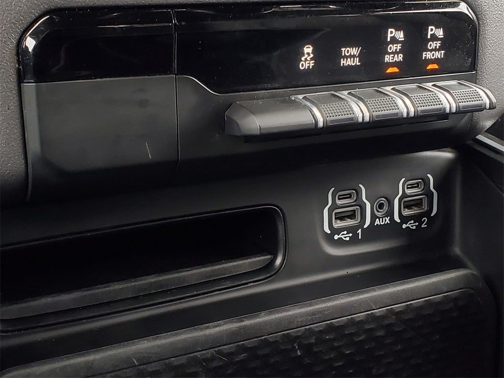 2022 RAM 1500 Big Horn Crew Cab 4x4 6'4' Box