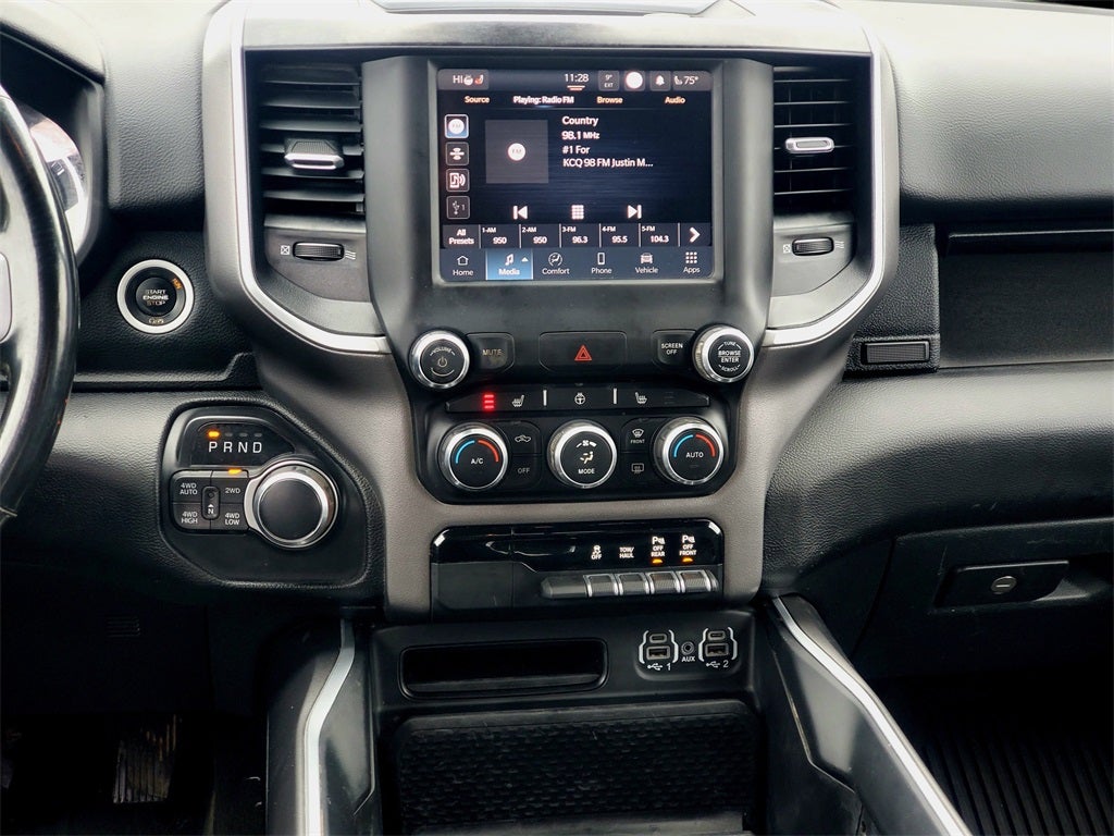 2022 RAM 1500 Big Horn Crew Cab 4x4 6'4' Box